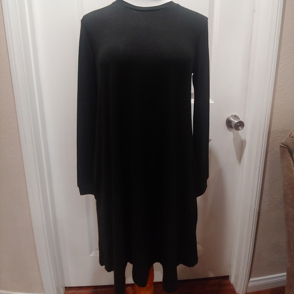 Long Sleeve Black Dress with Pockets